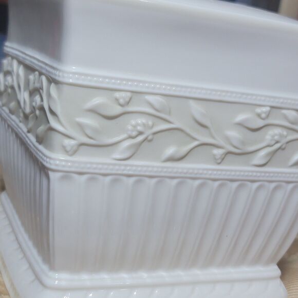 Croscill Classic Bathroom Set Antique Ivory Ceramic Tissue Box Cover w Cup MINT! - Picture 12 of 16